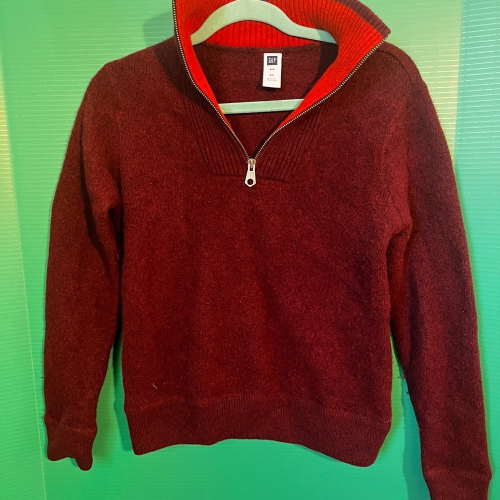 GAP Burgundy and Red Women's Sweater xs lambs wool